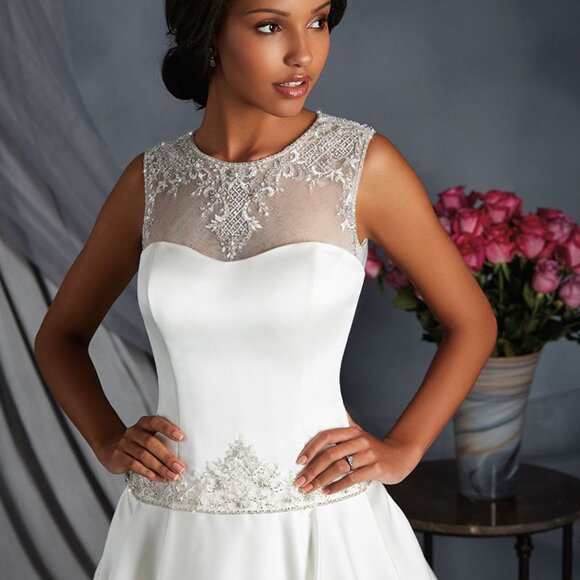 Sample Bridgerton Wedding Dress, Aline ballgown, Size 4, POCKETS Not Strapless - Picture 6 of 12